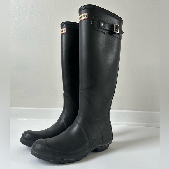Hunter Shoes - Hunter Original Tall Rain Boots in Black size 39
